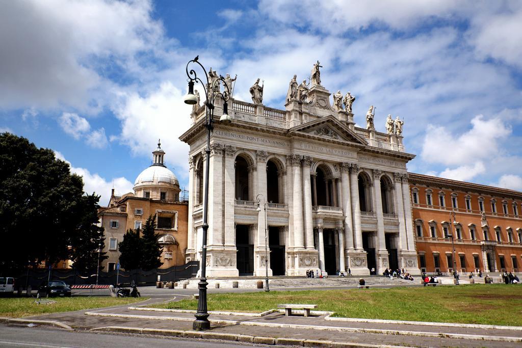 Апартаменты Lch-Lateran Charming House Рим Номер фото